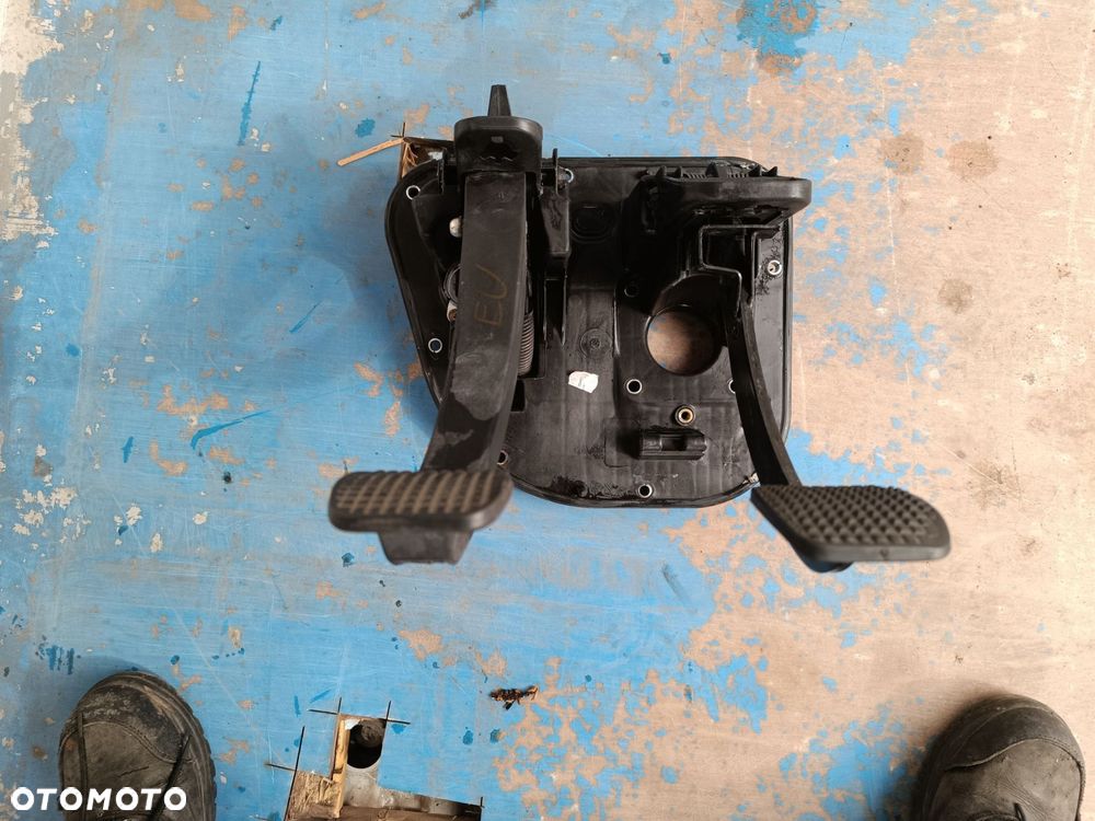 podstawa dźwigni hamulca sprzęgła iveco daily 99-11 pedalnica pedaliera - 2