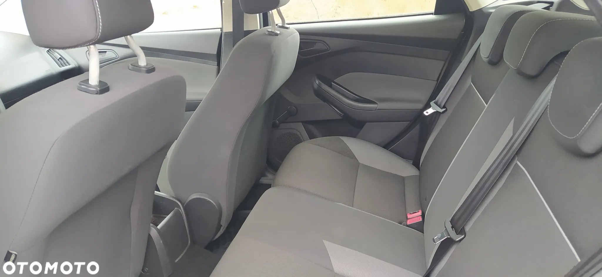 Ford Focus 1.6 Ambiente - 10