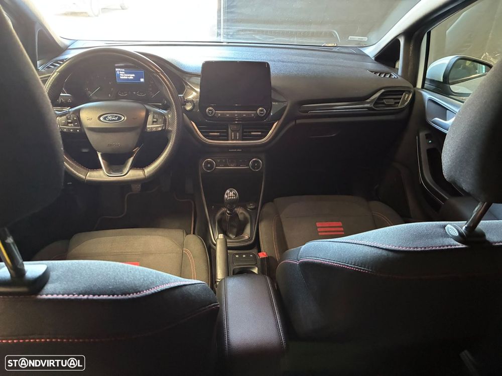 Ford Fiesta 1.0 EcoBoost ST-Line - 32