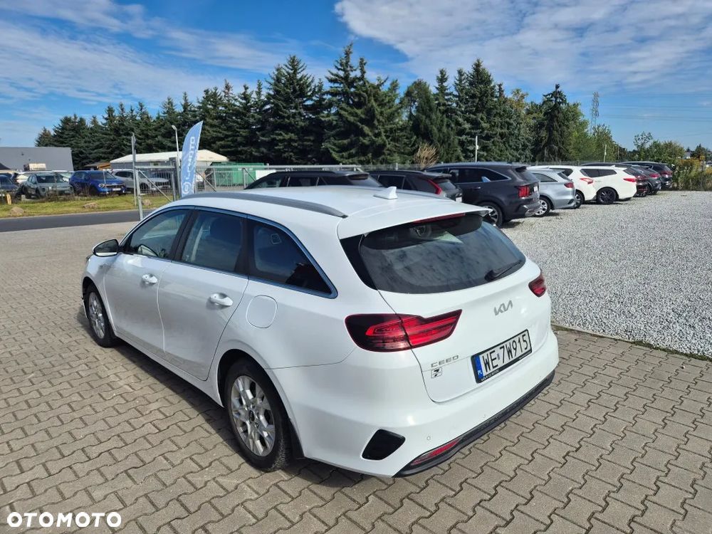 Kia Ceed 1.5 T-GDI M - 10