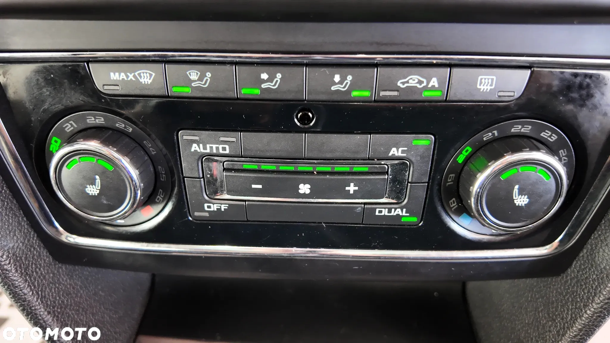 Skoda Superb 2.0 TDI Ambition - 38