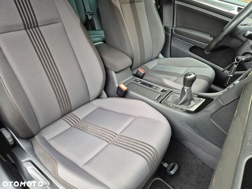 Volkswagen Golf 1.6 TDI BlueMotion Technology Allstar - 24