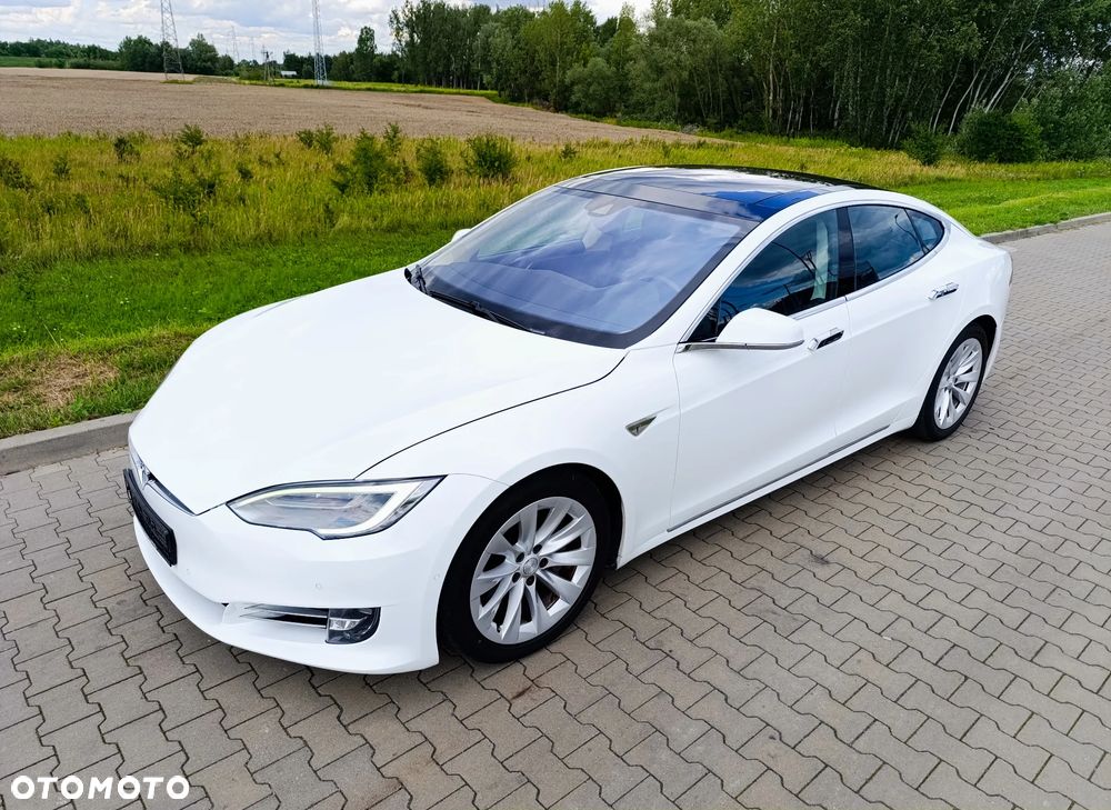 Tesla Model S - 12