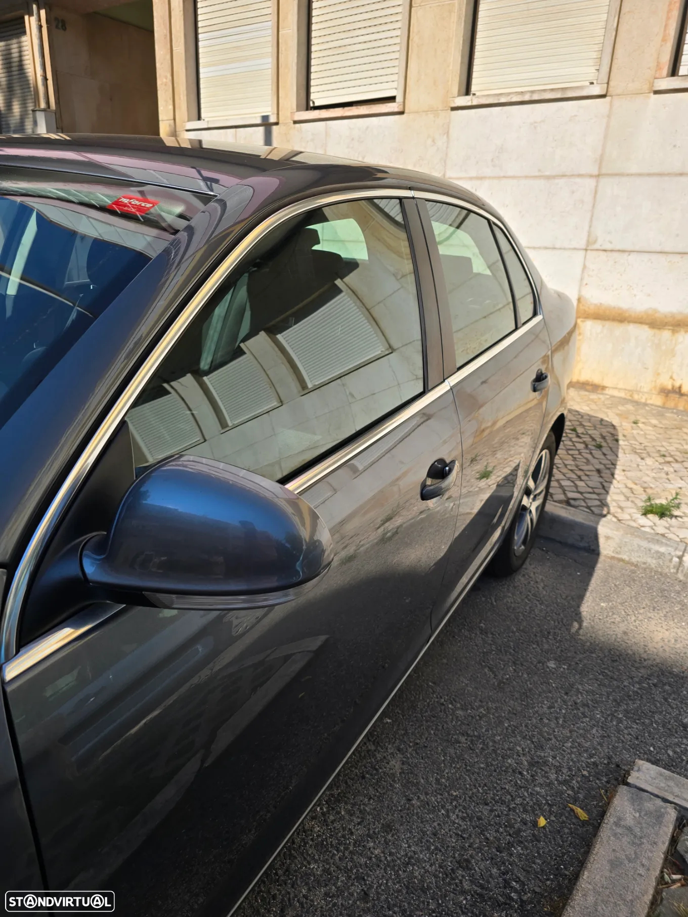 VW Jetta 1.6 TDi Confortline - 15