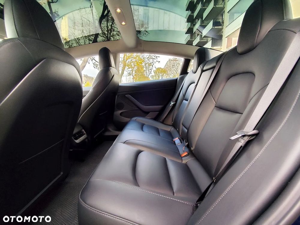 Tesla Model 3 - 9