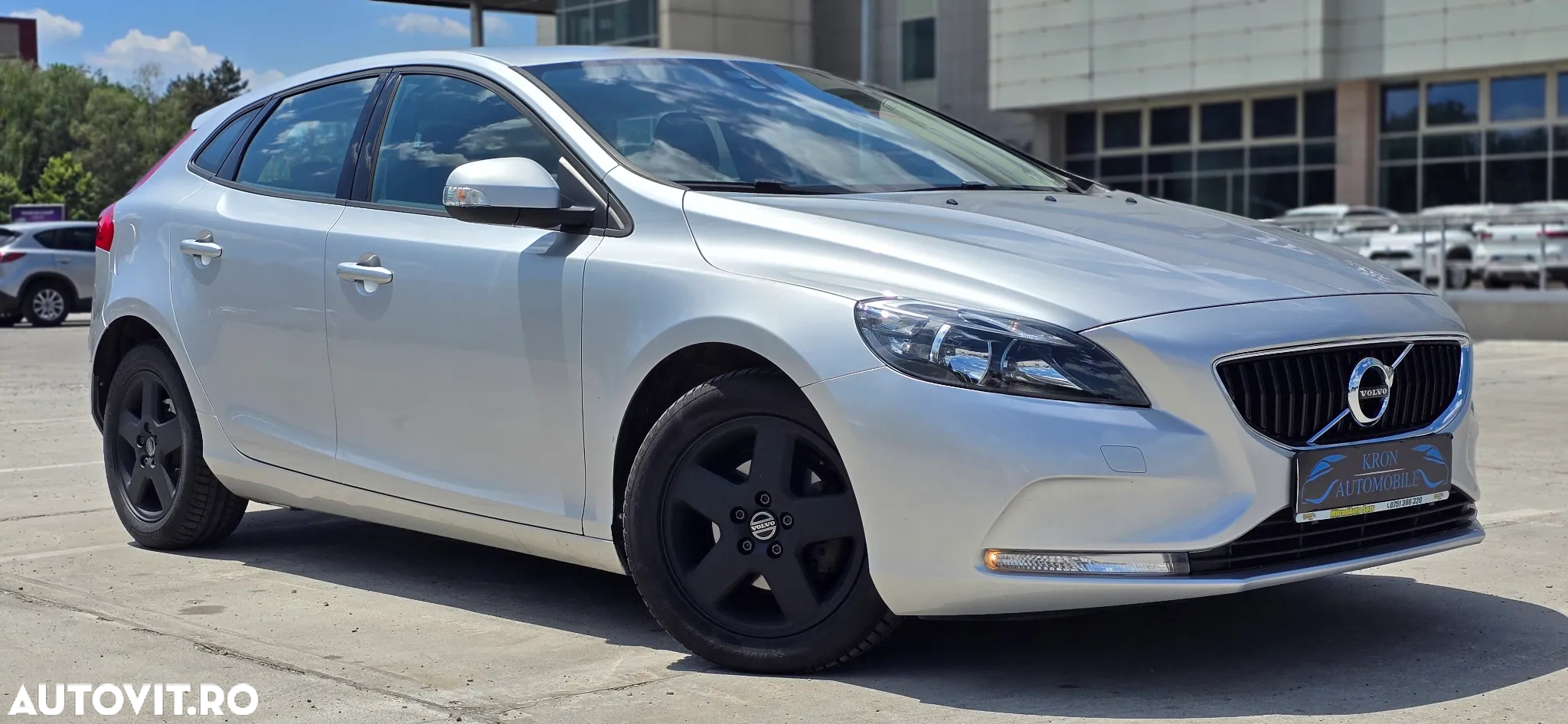 Volvo V40 D2 DRIVe Momentum - 2