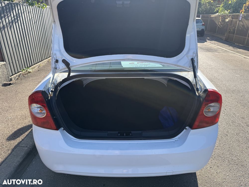 Ford Focus 1.4i Trend - 5