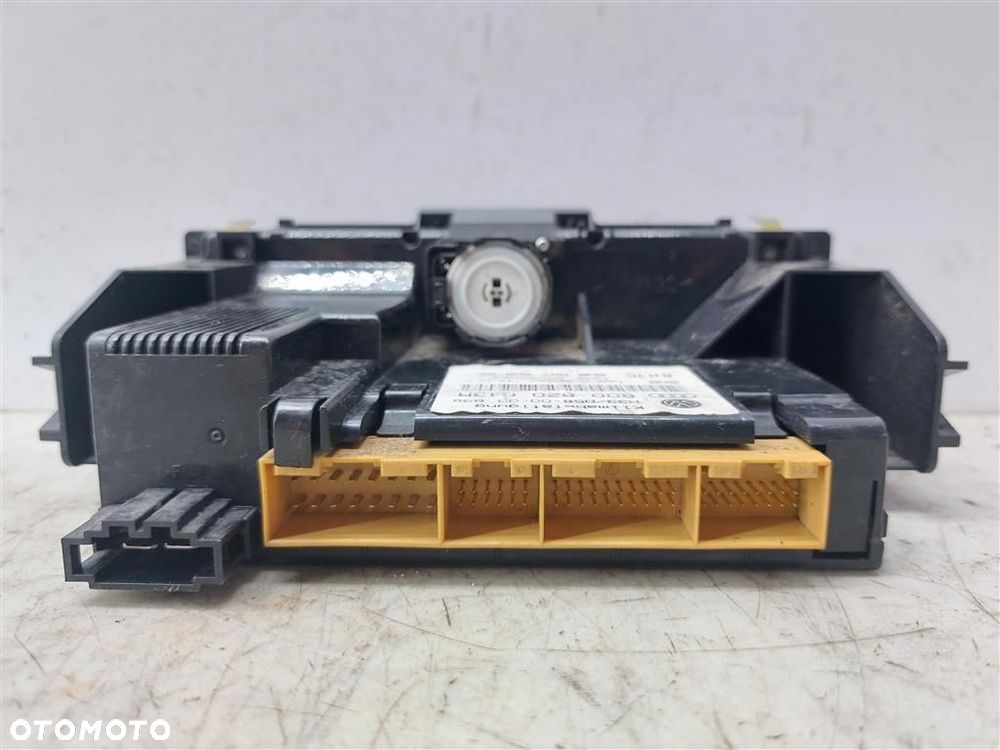 Panel klimatyzacji Audi A4 B5 1995-2001 HELLA 8D0820043M 8D0820043M - 2
