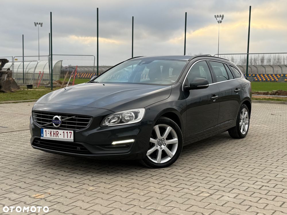 Volvo V60 D2 Momentum - 1