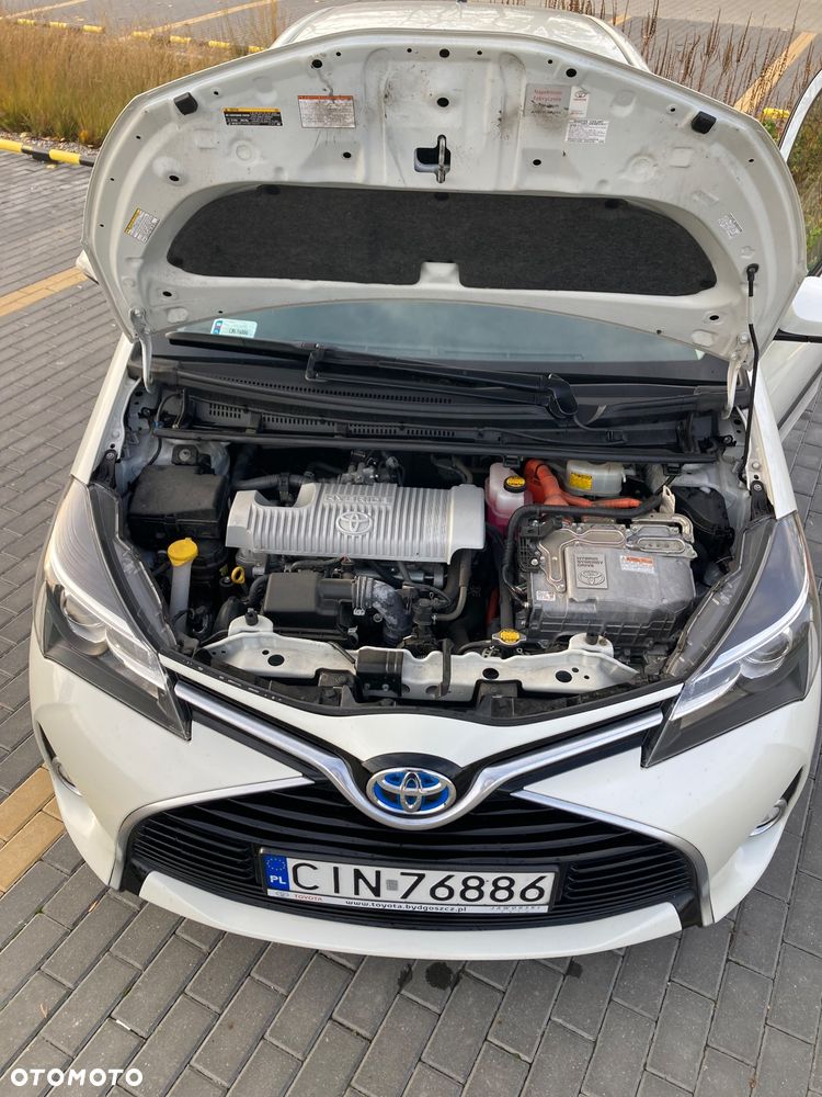 Toyota Yaris Hybrid 100 Premium - 9