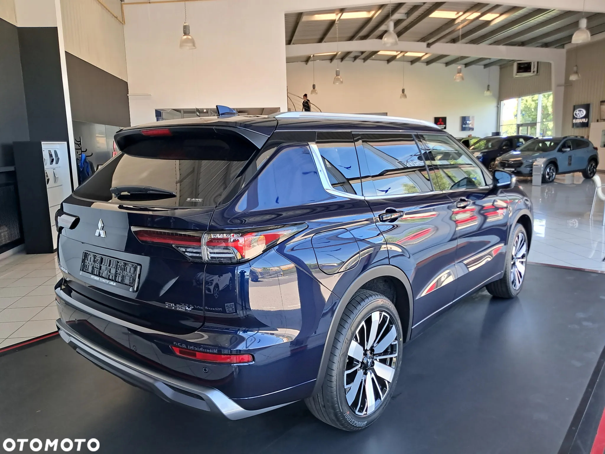 Mitsubishi Outlander PHEV Instyle - 4