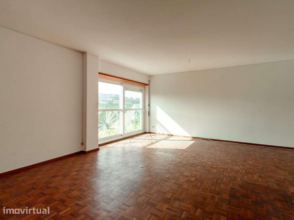 Apartamento T4 com Garagem em Coimbra - Grande imagem: 2/35