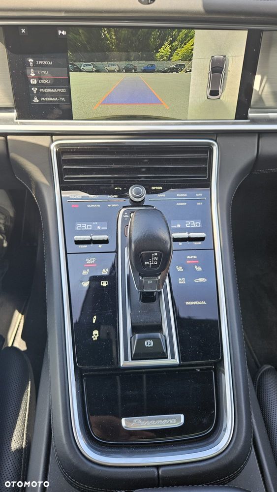 Porsche Panamera 4 E-Hybrid - 12