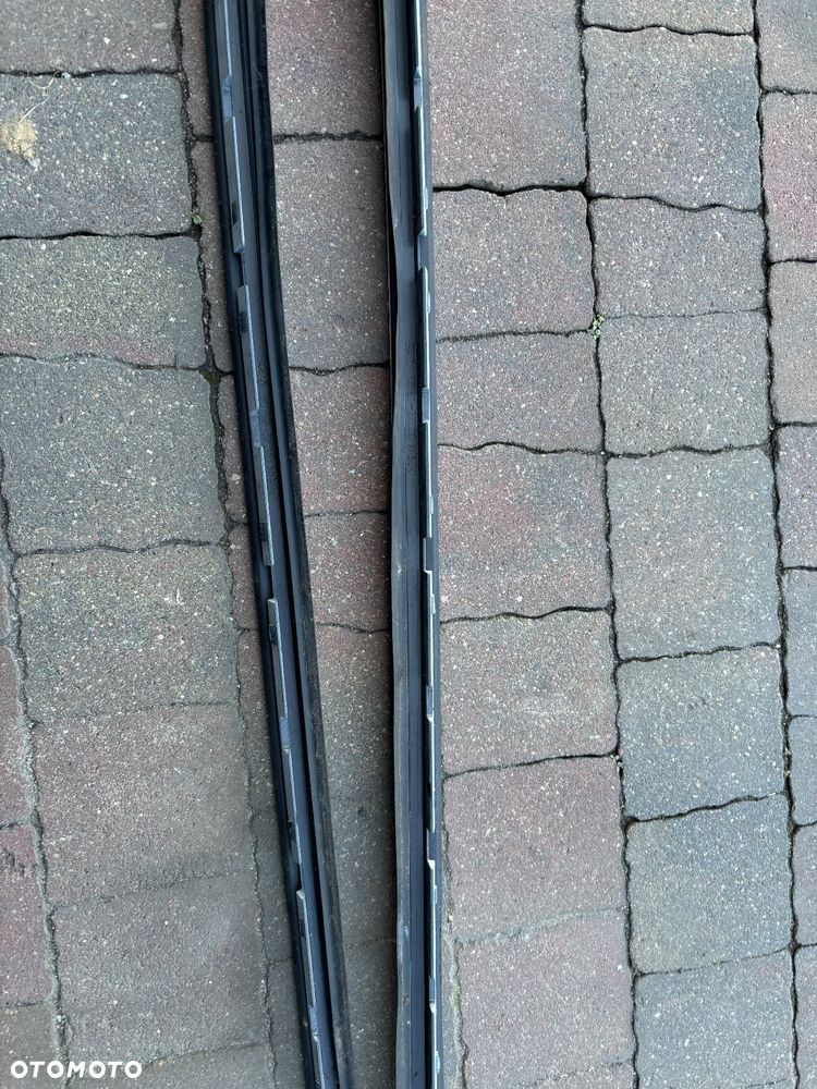 HYUNDAI I40 LISTWY SZYBY CZOLOWEJ KOMPLET 86132-3Z000 - 6