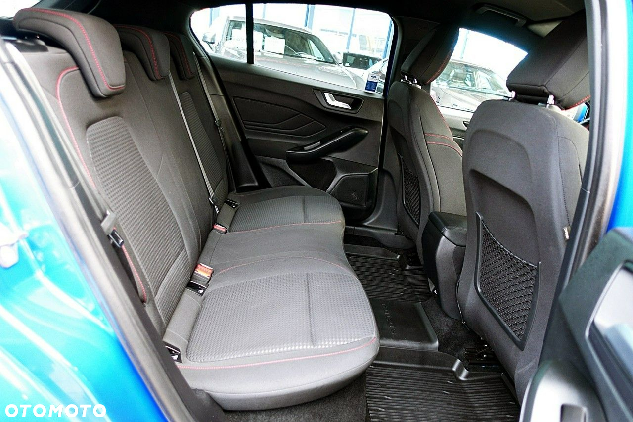 Ford Focus - 12