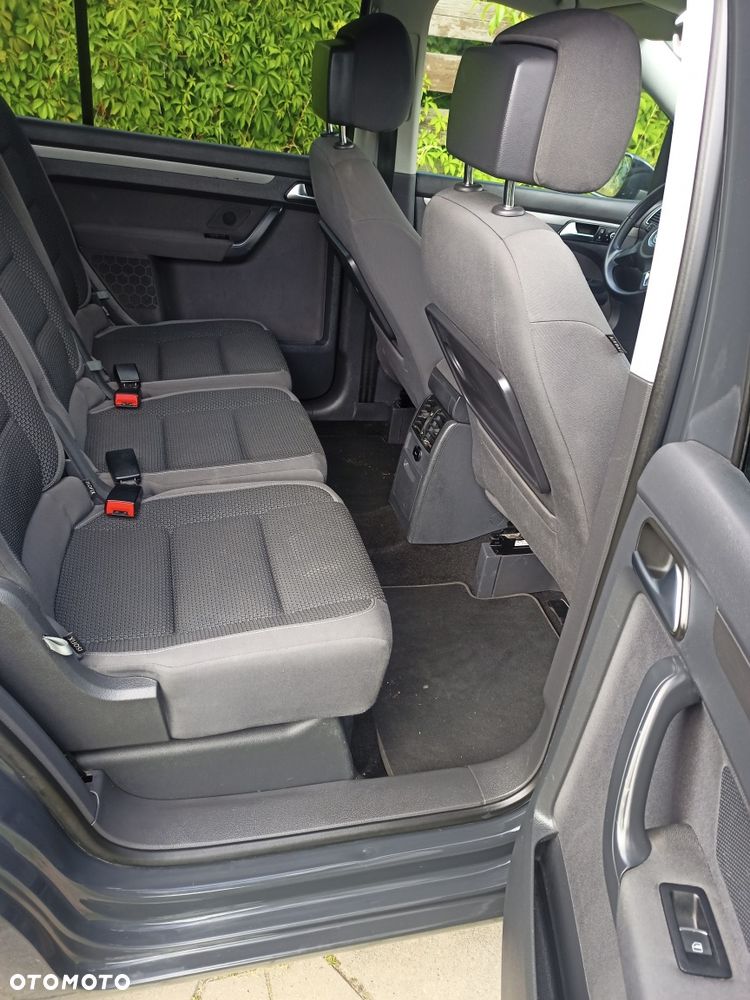 Volkswagen Touran - 5