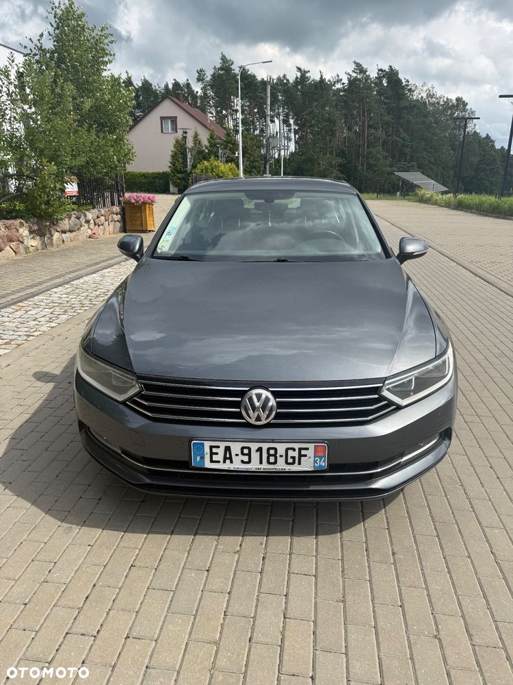 Volkswagen Passat 1.6 TDI SCR DSG Comfortline - 2