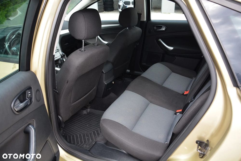 Ford Mondeo 2.0 S - 16