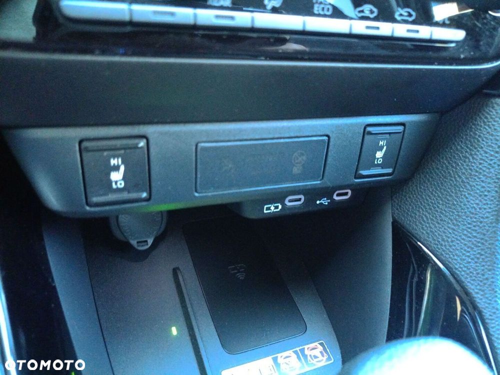 Toyota Yaris Hybrid 1.5 Style - 18