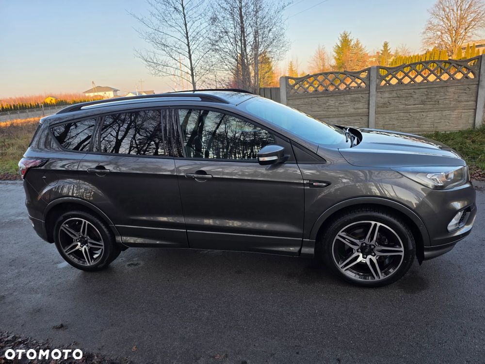Ford Kuga 2.0 TDCi FWD ST-Line - 38