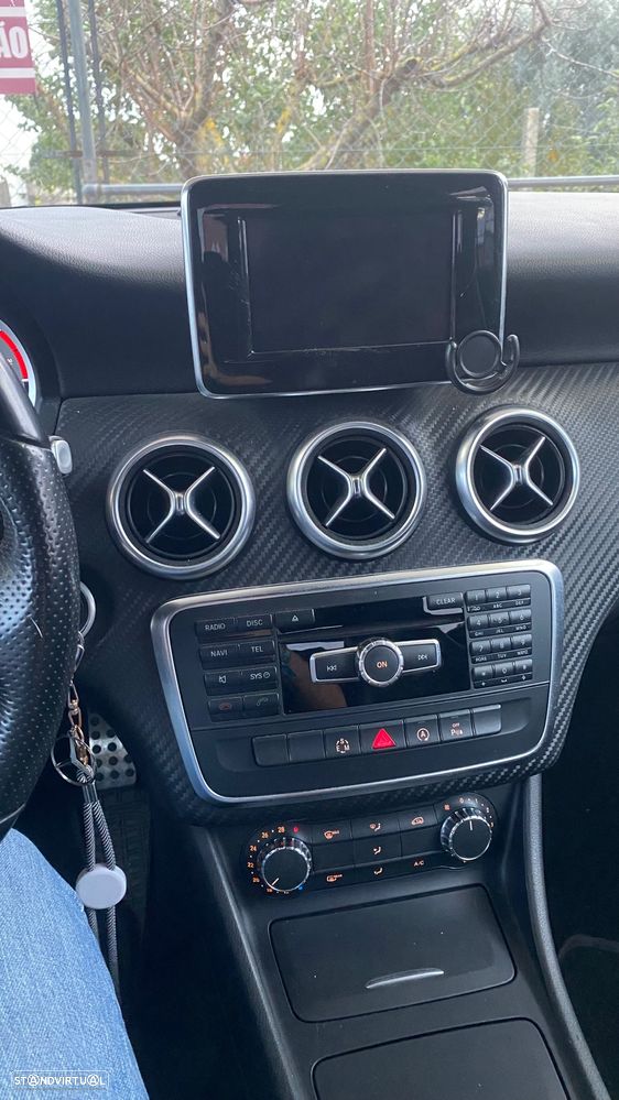 Mercedes-Benz 220 - 2