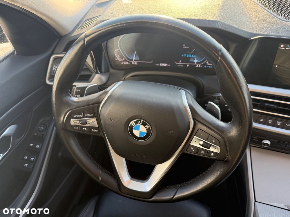 BMW Seria 3 330e Sport Line sport - 28