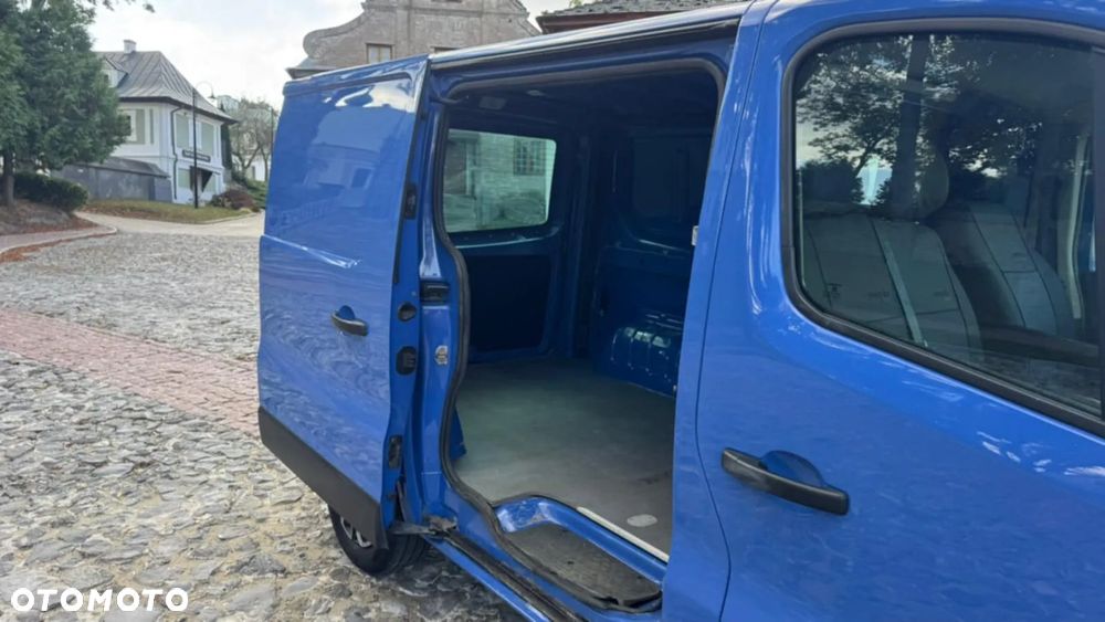 Opel VIVARO - 27