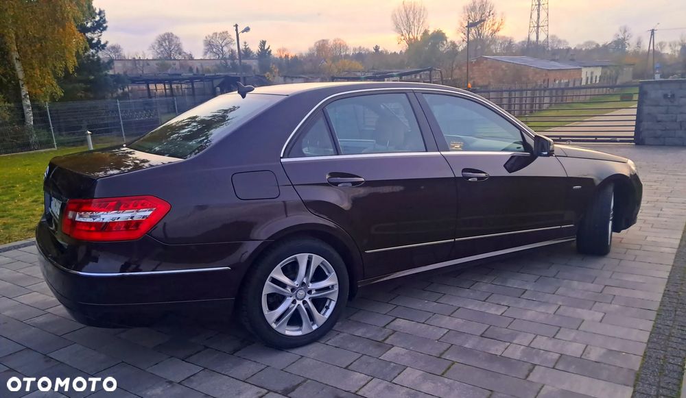 Mercedes-Benz Klasa E 250 CDI DPF BlueEFFICIENCY Automatik Avantgarde - 4