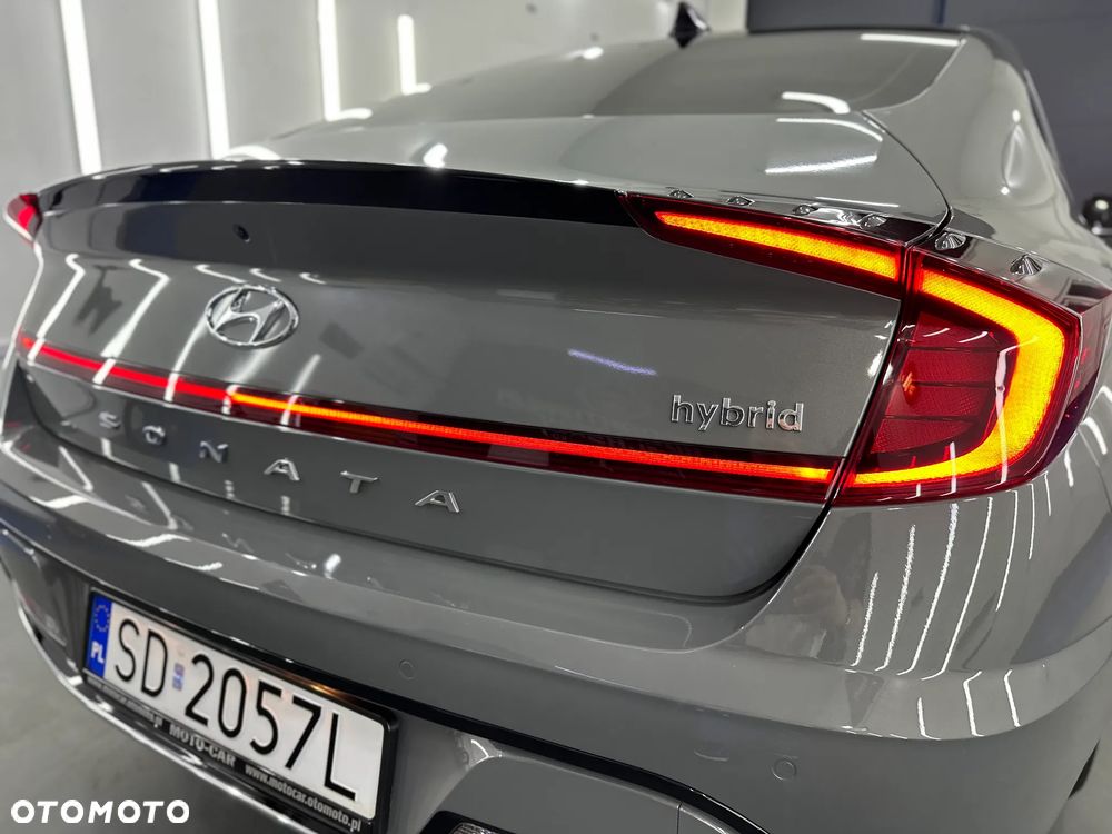 Hyundai Sonata - 8