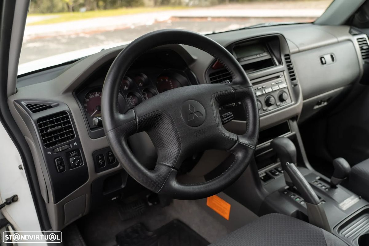 Mitsubishi Pajero 3.2 DI-D GLS ABS+CA - 16