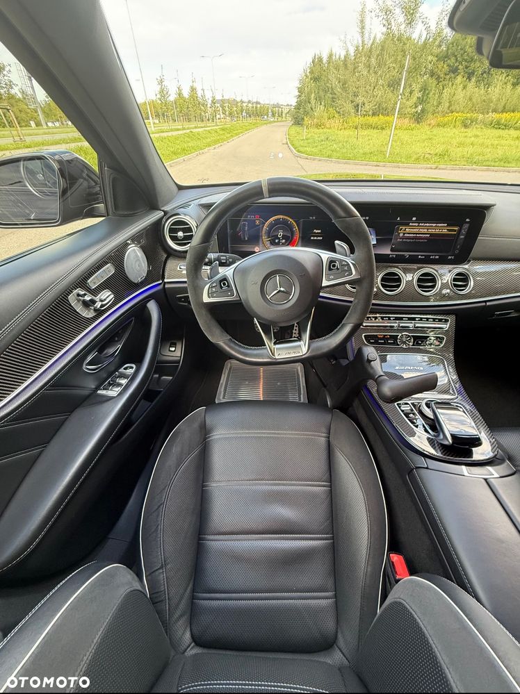 Mercedes-Benz Klasa E AMG 63 S 4Matic+ T 9G-TRONIC - 18