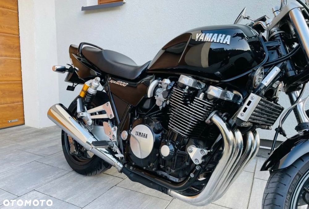 Yamaha XJR - 7