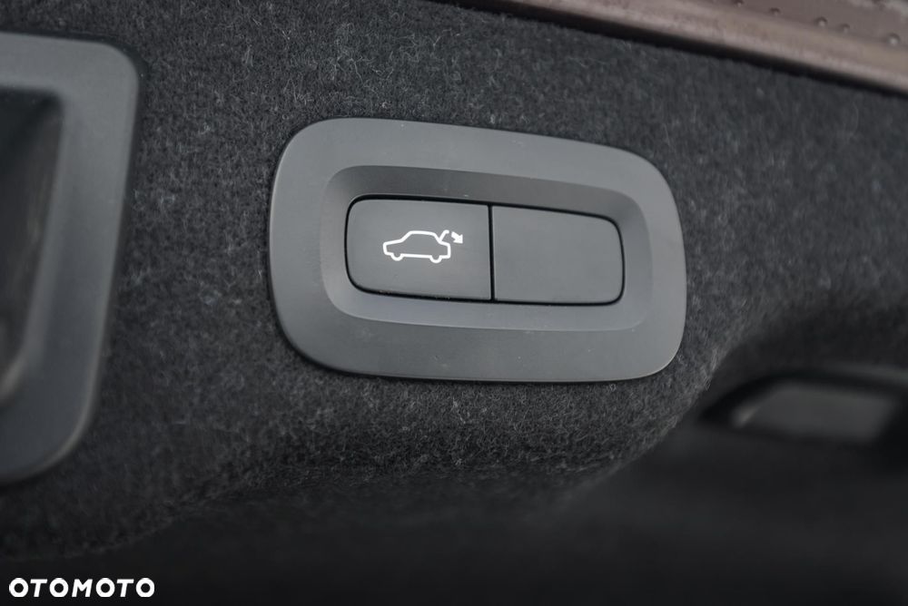 Volvo S90 D5 AWD R-Design - 35