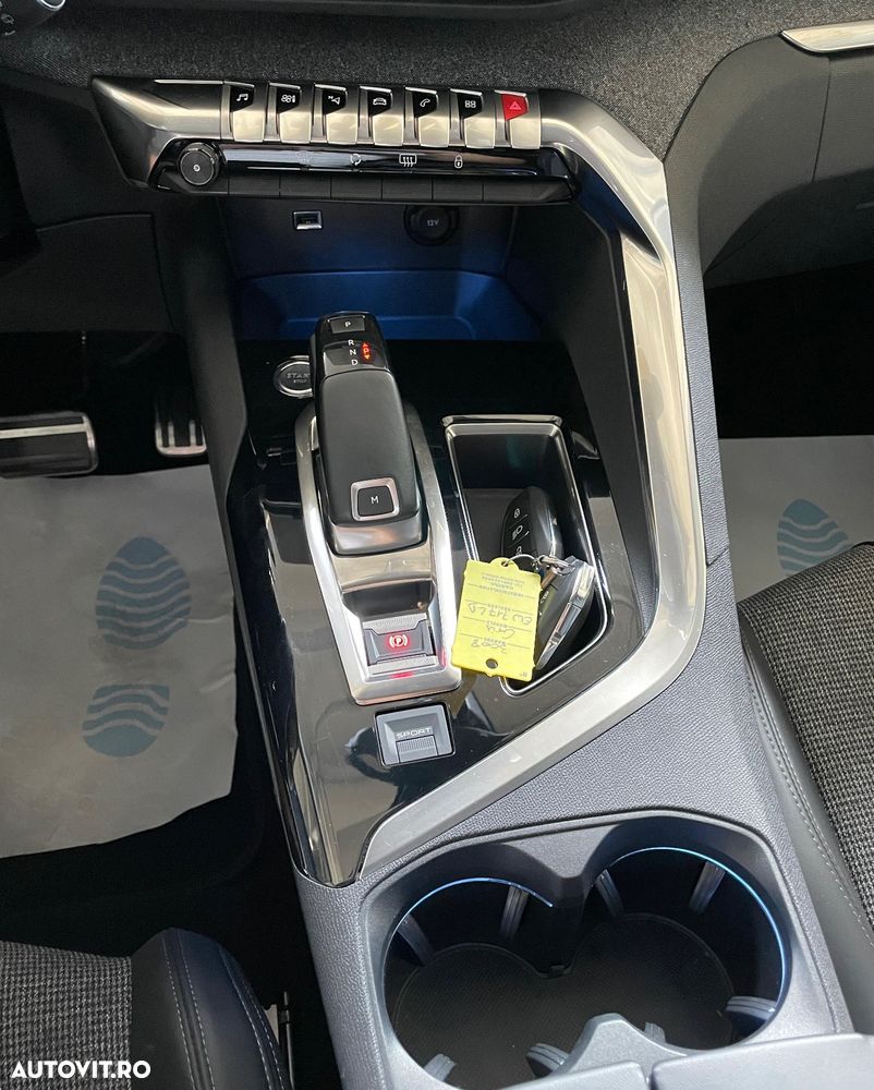 Peugeot 3008 Hybrid 225 e-EAT8 GT Pack - 20