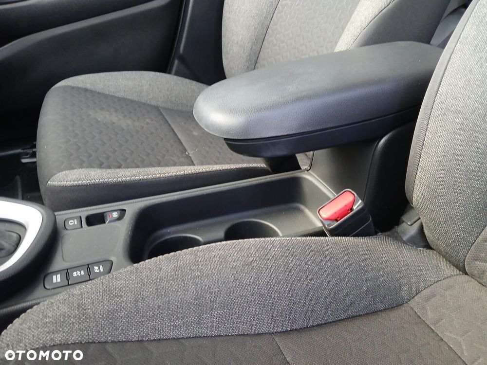 Toyota Yaris Cross Hybrid 1.5 Comfort - 35