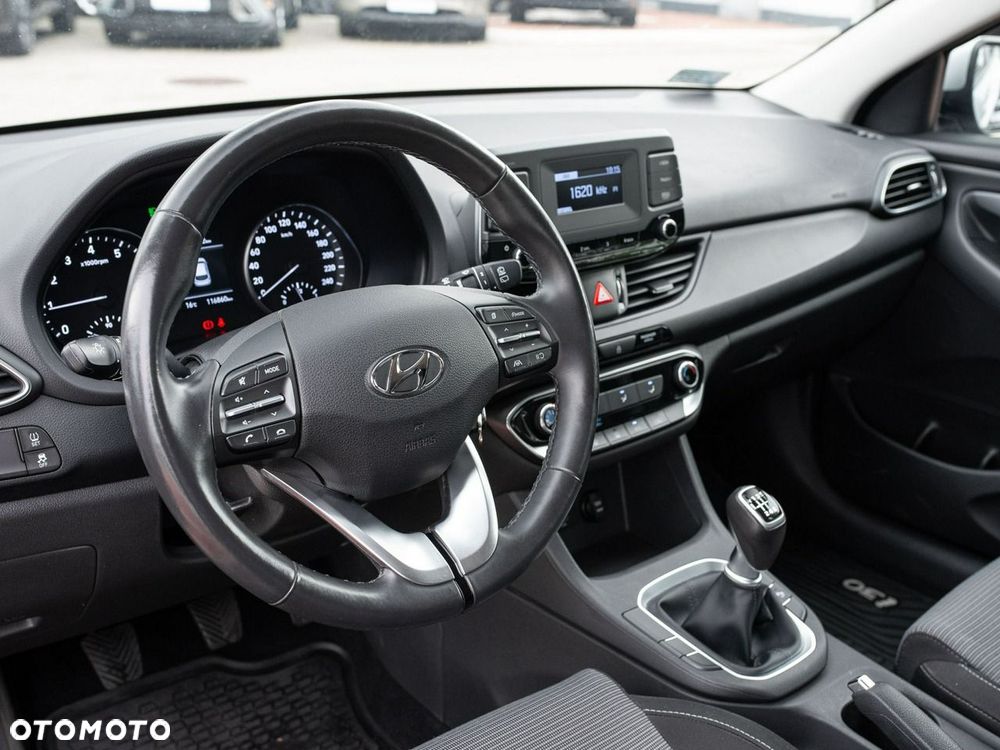 Hyundai i30 1.5 DPI Classic + - 7