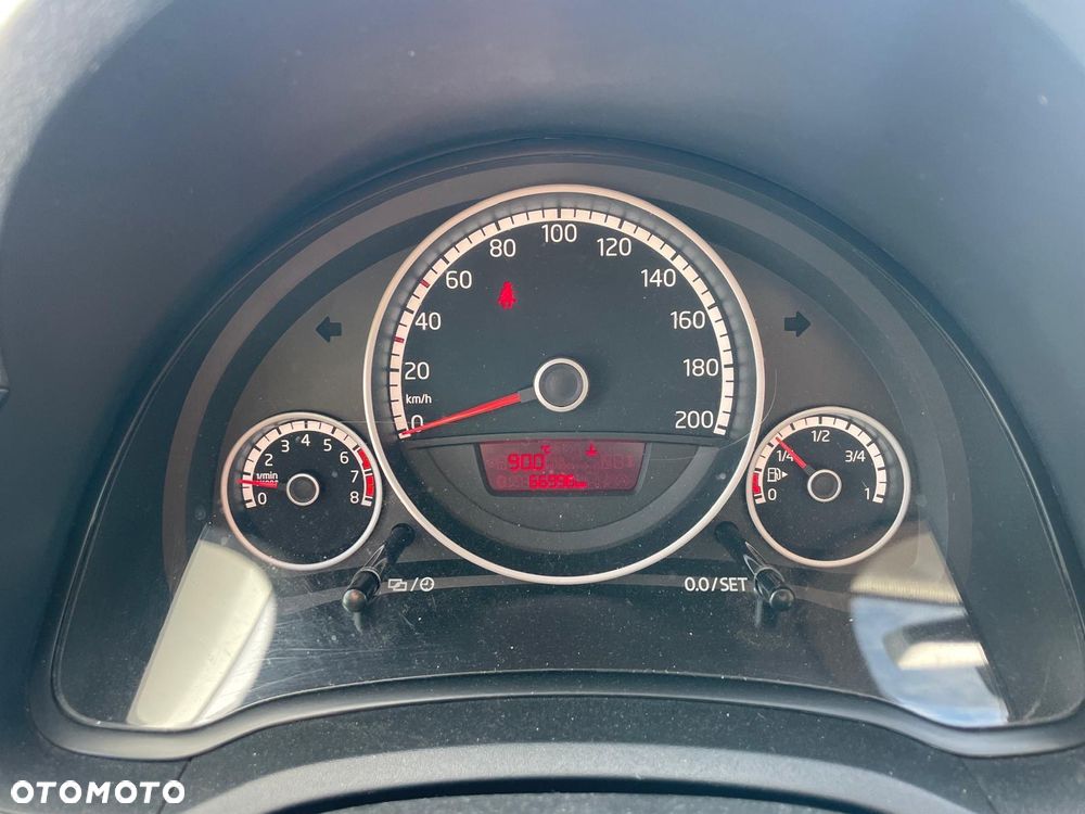 Volkswagen up! groove - 18