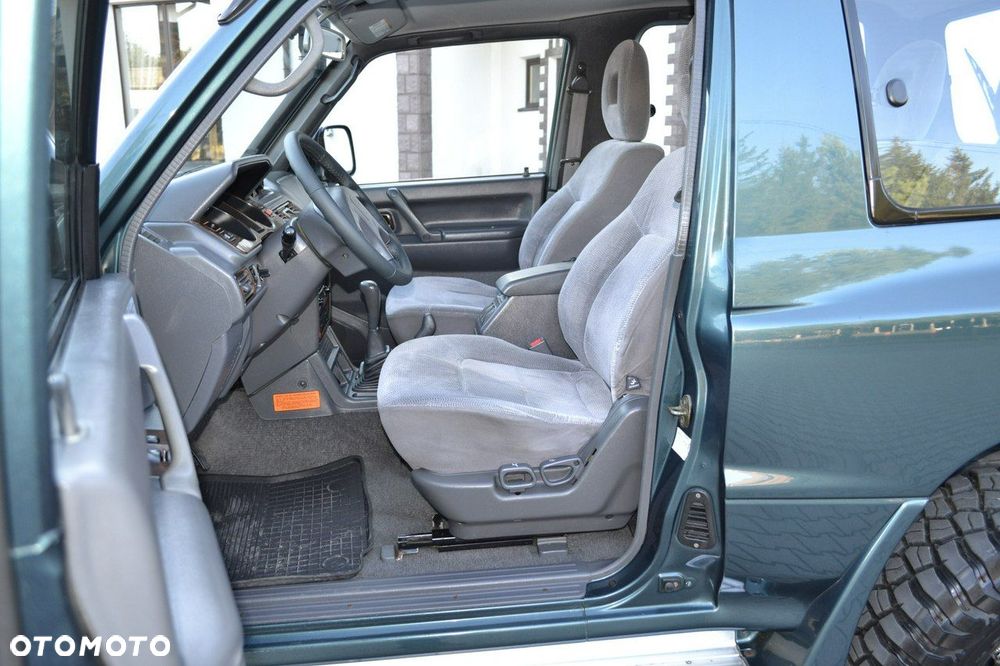 Mitsubishi Pajero - 15