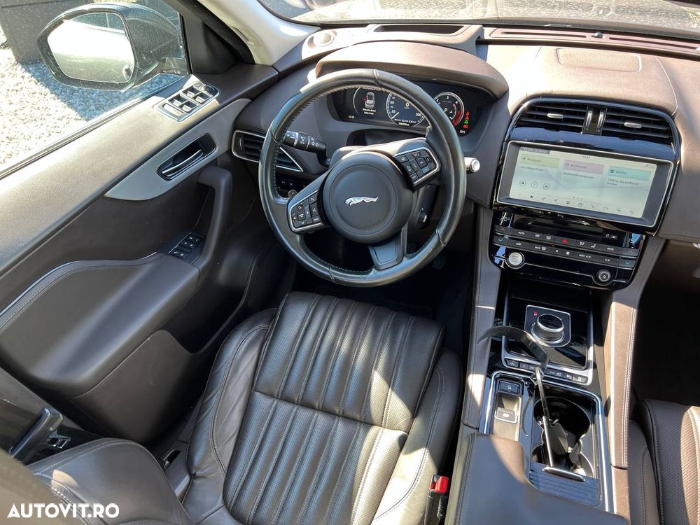 Jaguar F-Pace 20d AWD Portfolio - 10
