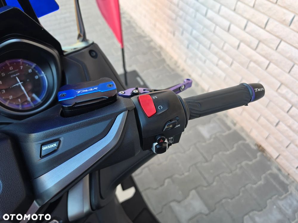 Yamaha Tmax - 10