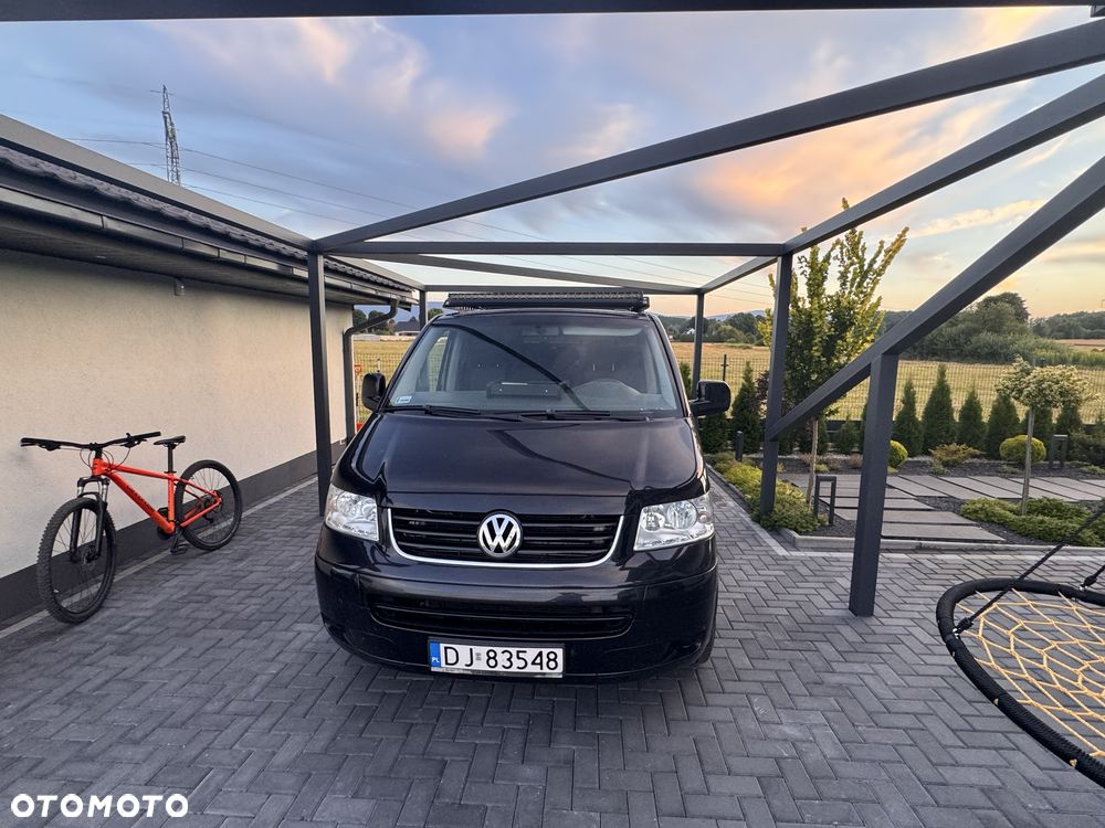 Volkswagen Caravelle - 1
