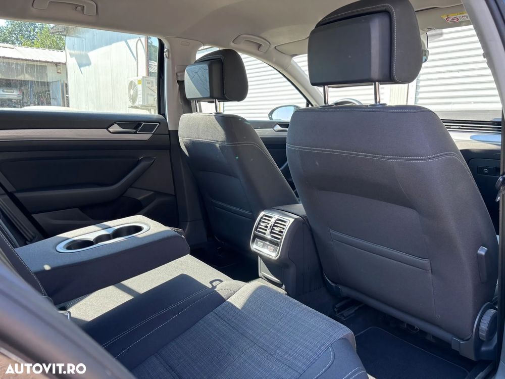 Volkswagen Passat 2.0 TDI SCR DSG Business - 31
