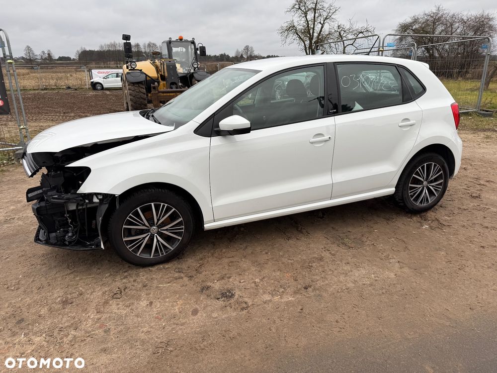Volkswagen Polo 1.2 TSI Blue Motion Technology Allstar - 4