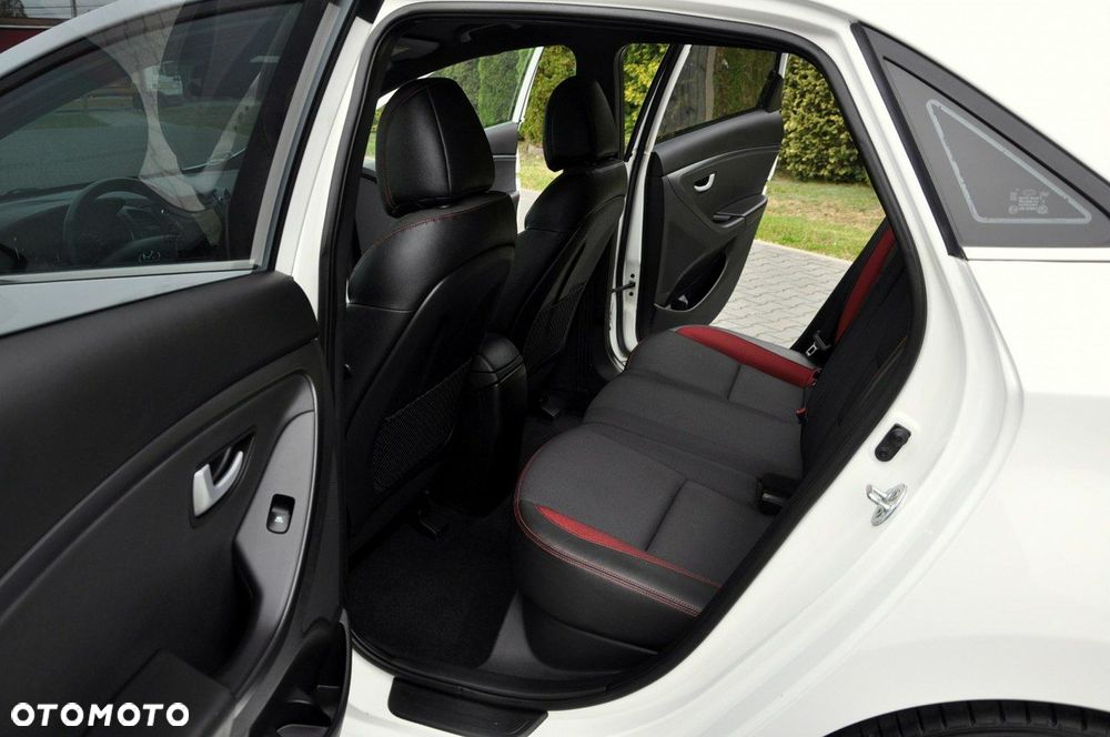 Hyundai i30 1.6 GDI Turbo Luxury - 20