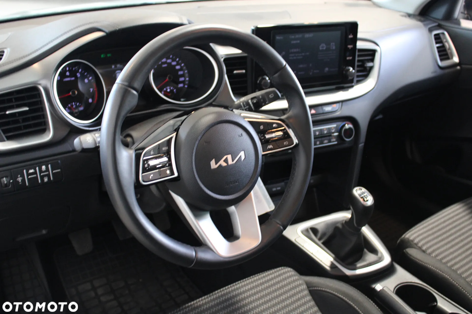 Kia Ceed 1.5 T-GDI M - 9