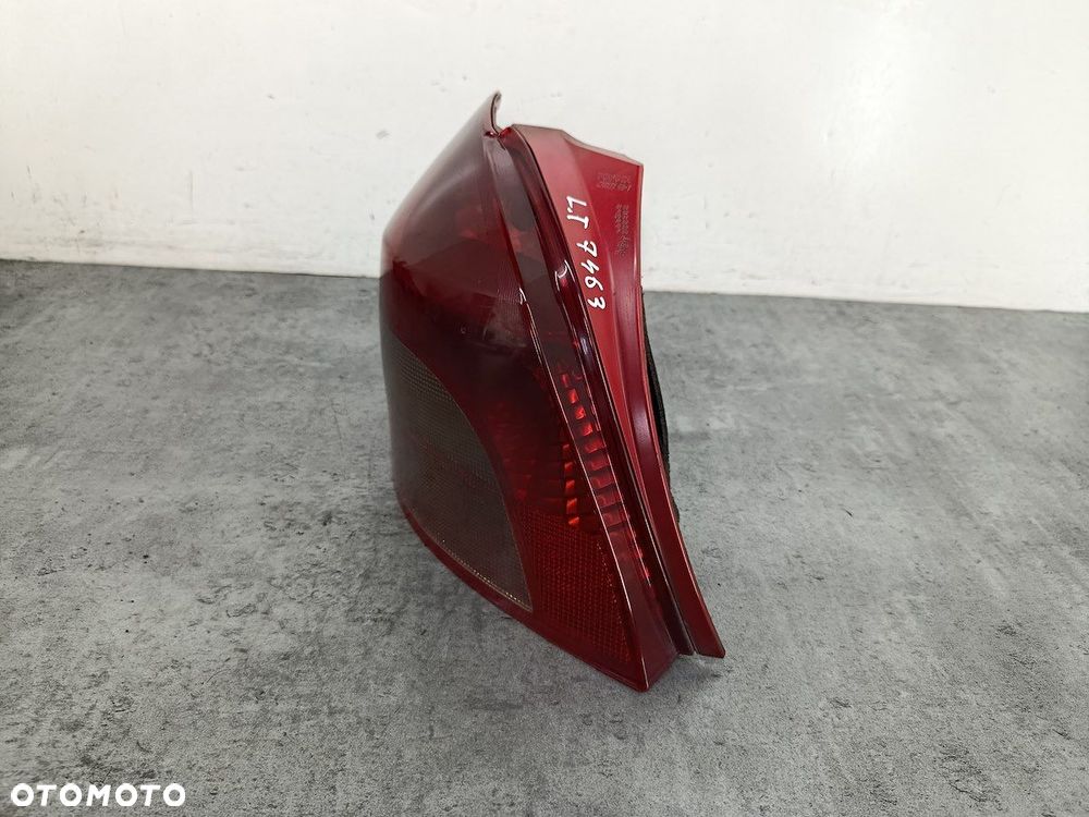LAMPA TYLNA LEWA TOYOTA YARIS II  KOITO HATCHBACK - 3