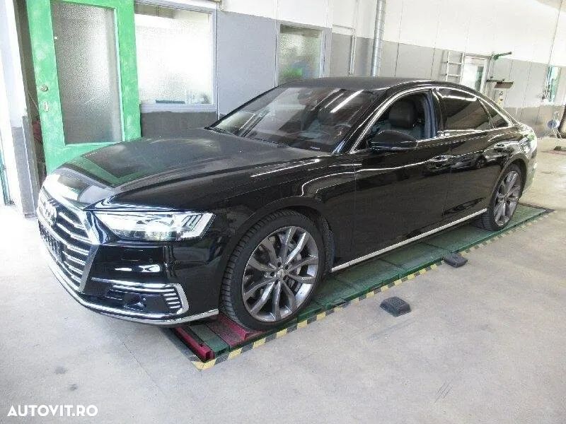 Audi A8 - 1