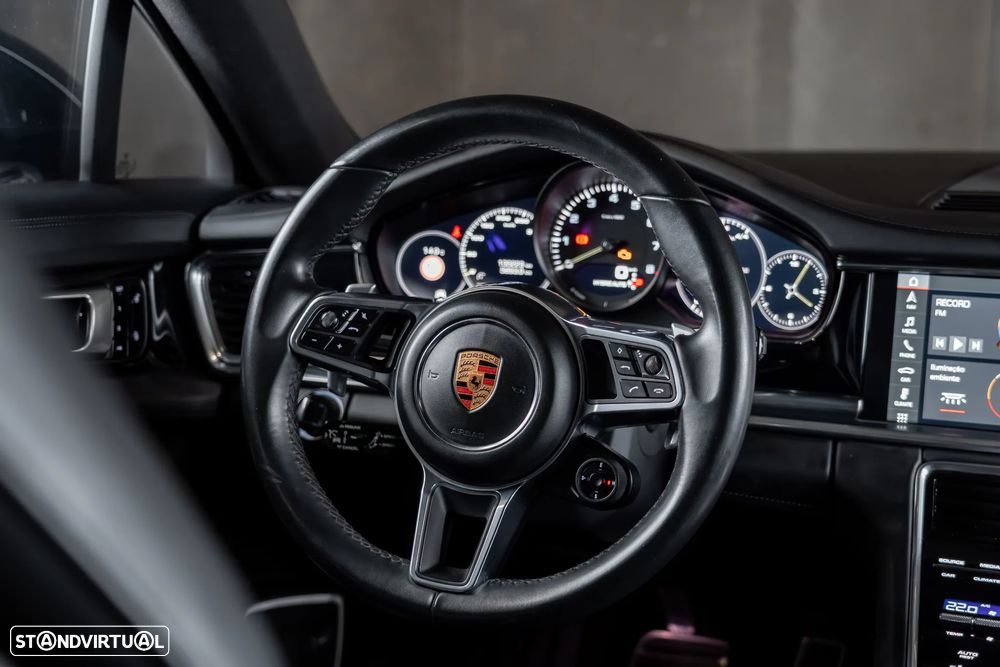 Porsche Panamera Sport Turismo - 12