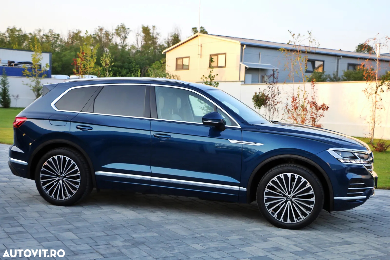 Volkswagen Touareg - 11