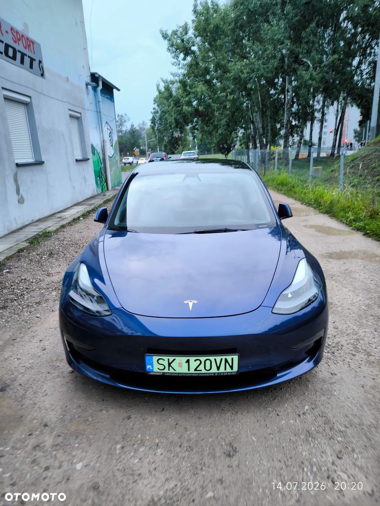 Tesla Model 3 - 1